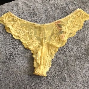 Lace cheeky panty